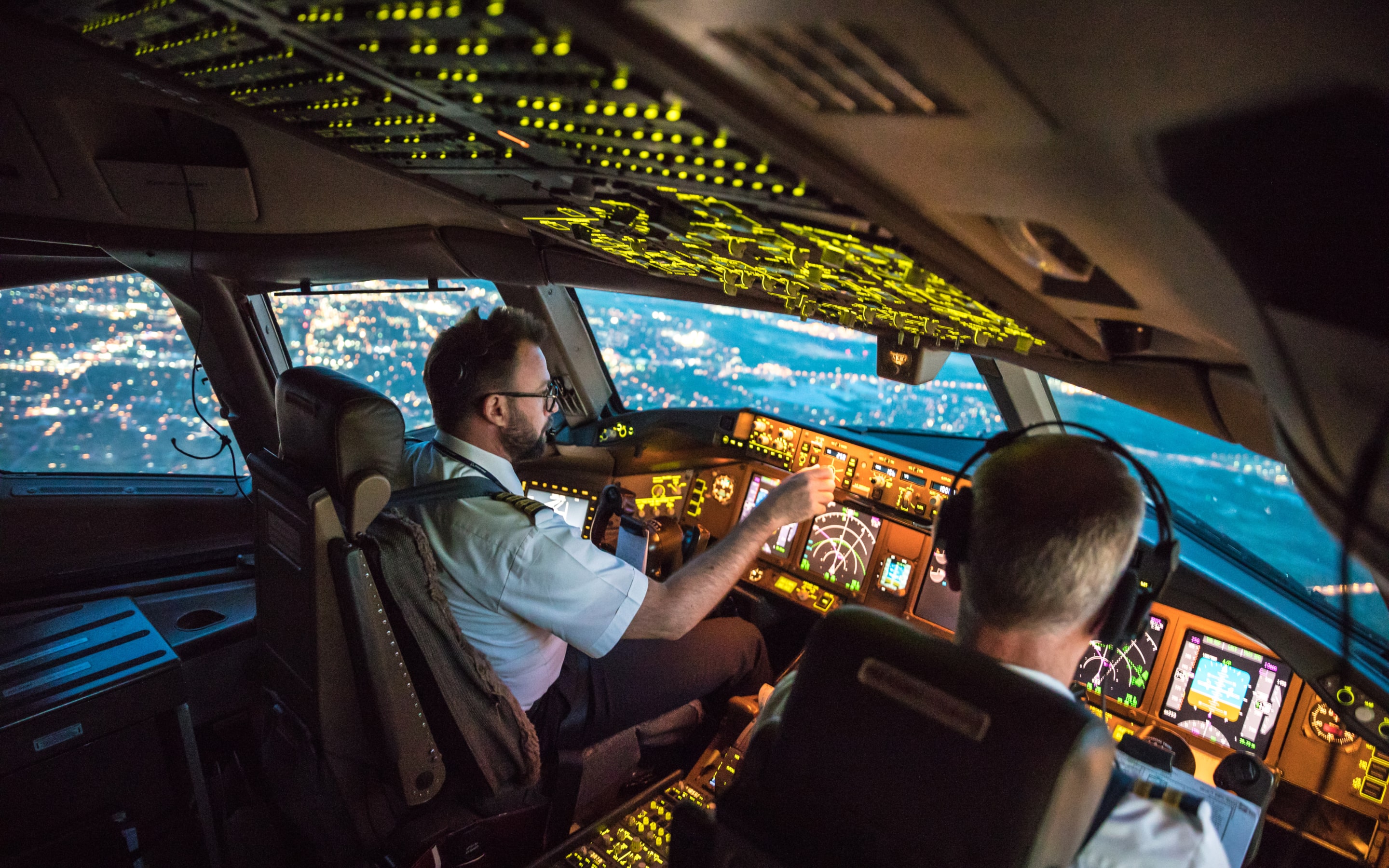 piloten-cockpit-aviation
