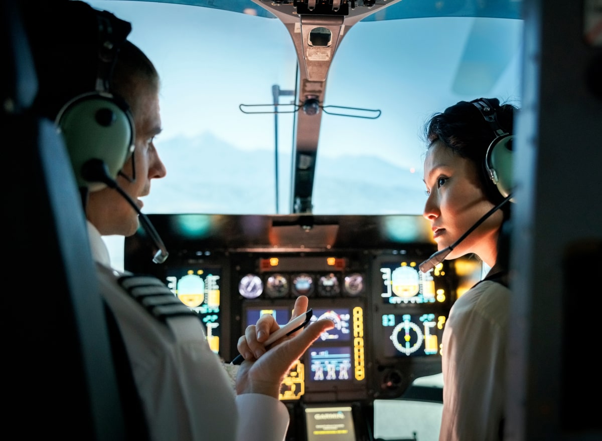schulung-flugschuelerin-ausbilder-aviation
